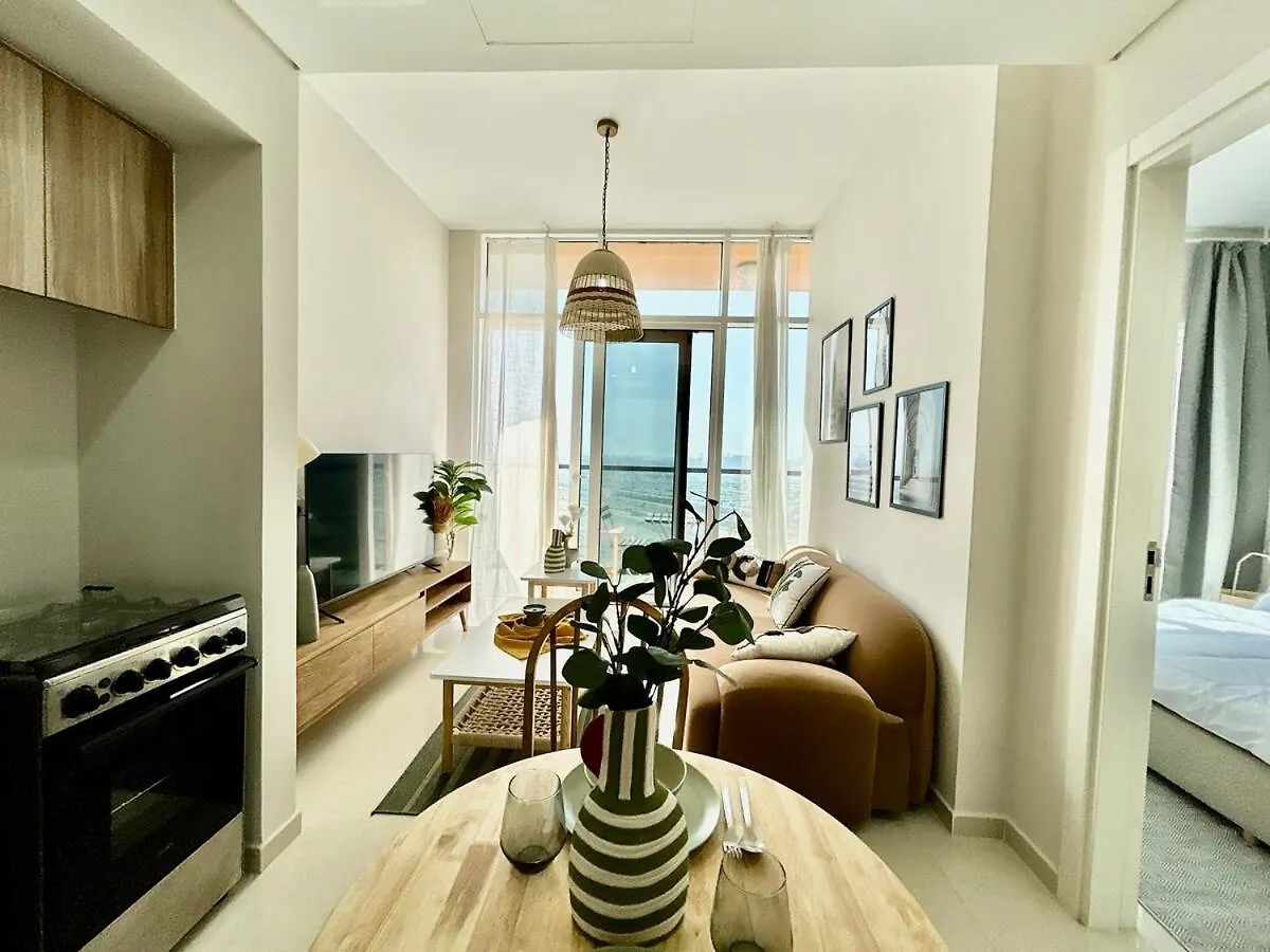 Homes2Retreat - Golf & Desert Views Luxe 1Br Escape Dubai 0*,